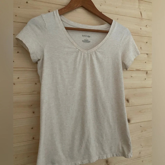 ST JOHN’S BAY Women’s V-Neck Top | Color: Beige | Size: S - Picture 2 of 6